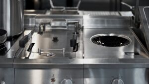 業務用厨房のステンレス調理器具